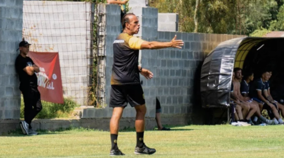 El Mono se tiró de cabeza al barro