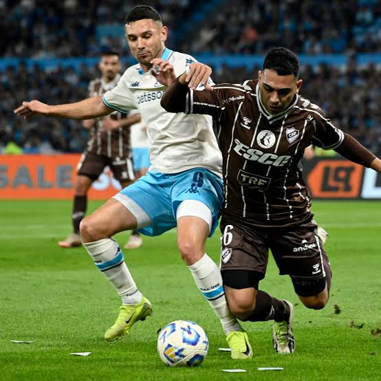  Platense da el golpe en Avellaneda y elimina a Racing del Torneo Apertura