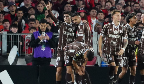  River sufre con Platense: el Calamar da pelea en el Monumental