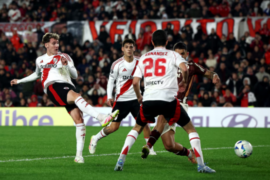 River empató con Universitario y dejó escapar la chance de ser el mejor primero