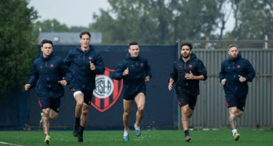 San Lorenzo en pausa: plantel licenciado y búsqueda de DT tras la salida de Russo