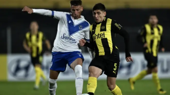 Vélez empató sin goles ante Peñarol y se quedó con el primer puesto del Grupo H