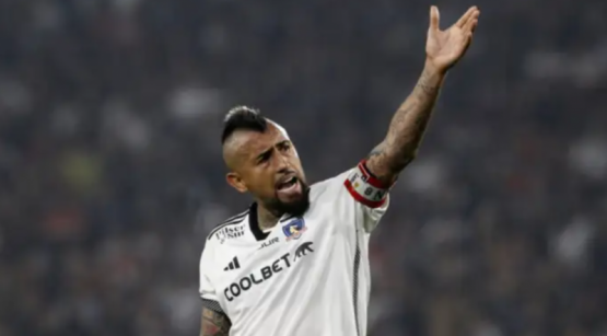 Vidal explotó en Colo-Colo en noche caótica
