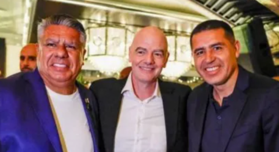 Riquelme y Tapia se reúnen con Infantino en Miami por el Mundial