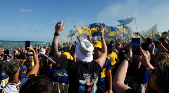 Boca copó Miami: banderazo azul y oro con picante chicana a River