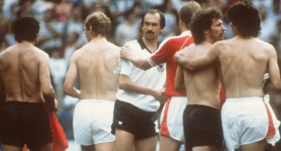 La desgracia de Gijón: el partido amañado que cambió el Mundial para siempre