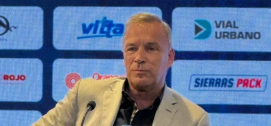 Fassi, el patrón sin brújula: apretó a River y expuso a sus propios jugadores
