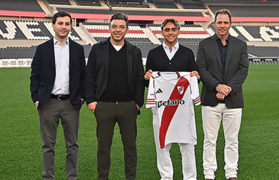 River renovó a un juvenil y cerró a Álex Woiski como refuerzo