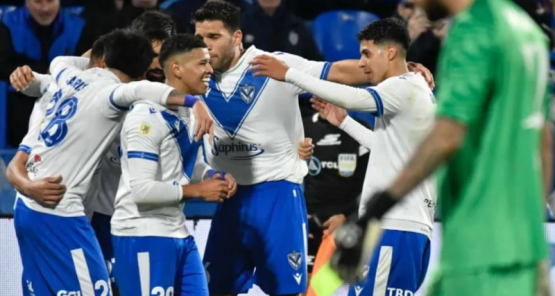 Vélez arrancó sólido: triunfo 2-1 ante Tigre con goles de Galván y Machuca
