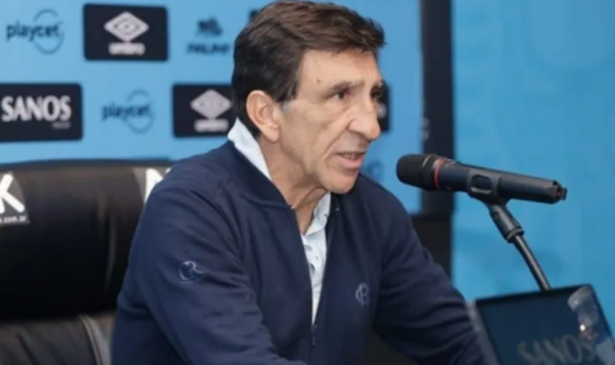 Costas celebra el golazo y pide unión en Racing tras su triunfo