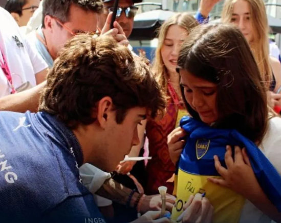 Colapinto alienta a Boca: 'Sigamos metiéndole mucho huevo'