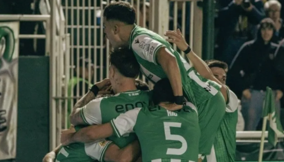 Banfield resucitó con gol de Méndez y quedó como escolta en la Zona A