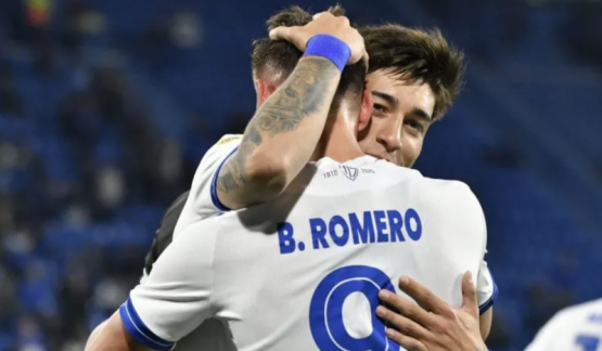 Vélez fue una máquina: goleó 3-0 a Lanús y subió a la cima del Clausura