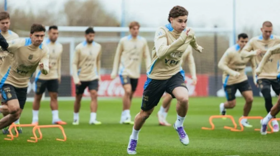 Messi y Julián al frente, pero Scaloni sorprende con Almada desde el arranque