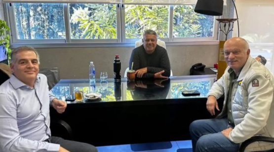 Tapia y Grindetti frente a frente en AFA tras el comunicado explosivo contra Conmebol