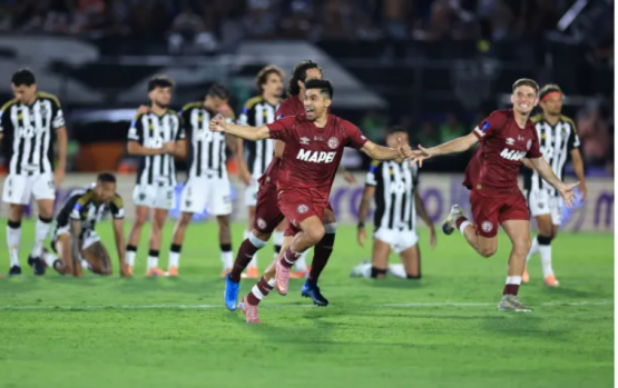 Lanús se consagró en penales ante Atlético Mineiro y alzó la Sudamericana 2025