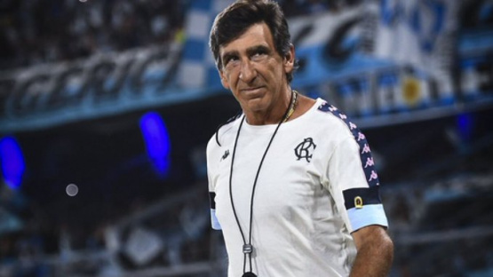 Costas se despidió de Racing y emocionó a los hinchas presentes
