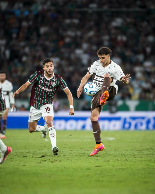 Fluminense venció 2-0 a CAP y celebró un gran triunfo
